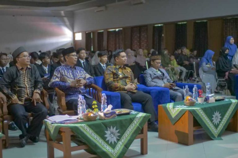 Advertorial : Wakil Walikota Metro Hadiri Kegiatan Intihaussanah Madrasah Aliyah Muhammadiyah
